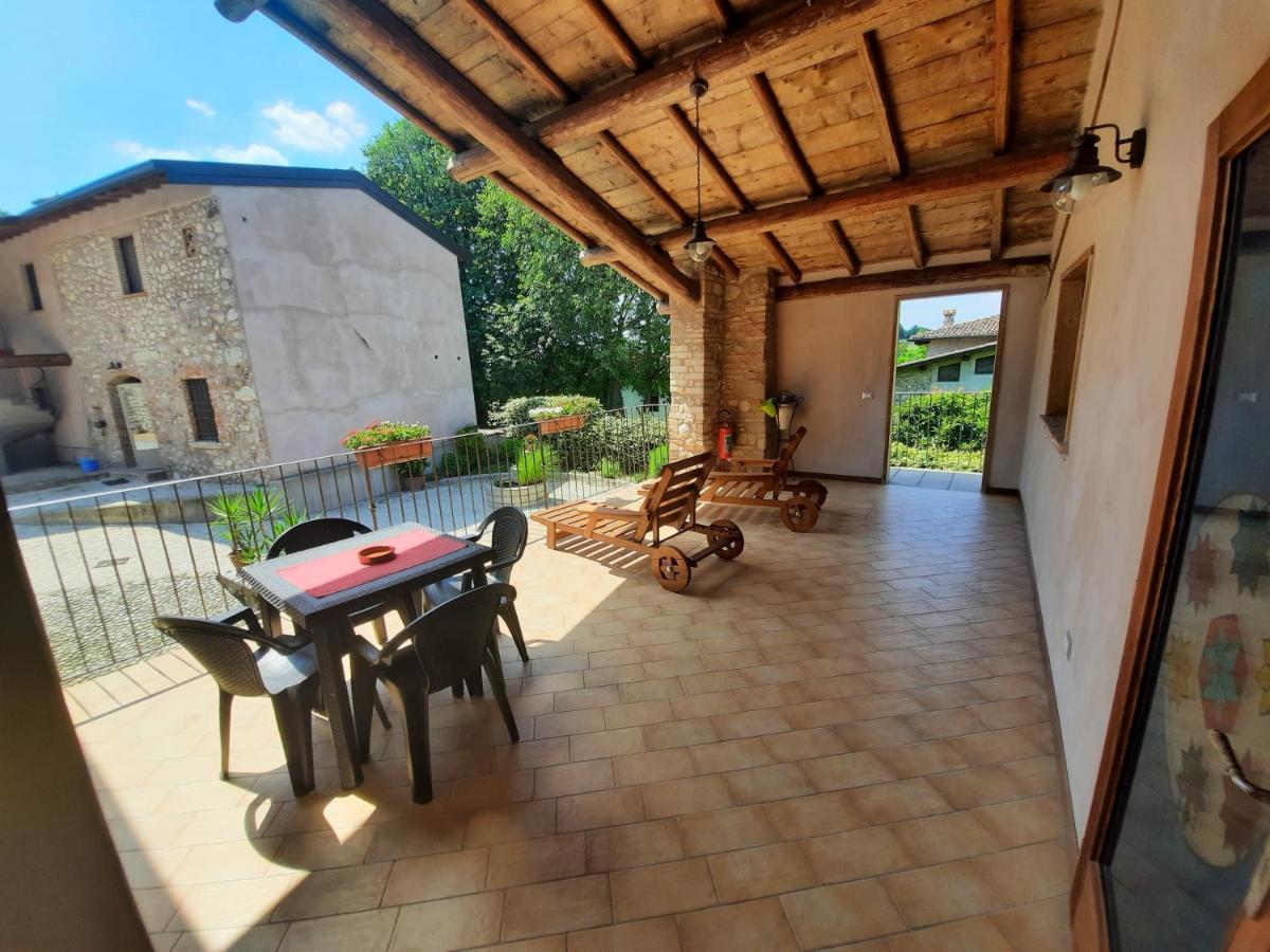 Corte Davini Agriturismo Monzambano Exterior photo