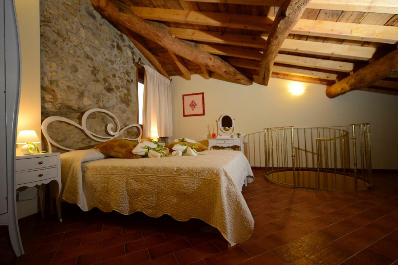Corte Davini Agriturismo Monzambano Exterior photo